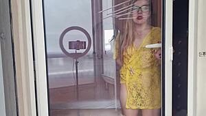 I Masturbate My Big Ass Without Panties in the Room