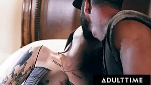 Adult Time - Navrnutu gotičku zlobnicu Charlotte Sartre pali tragedija, ludo prskanje u jebačini