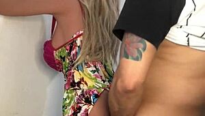 野外公衆アナル玩具ファック！