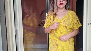 I Masturbate My Big Ass Without Panties in the Room