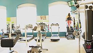 Rome major fucks her throat, chunky Sofia Rose loves BBC