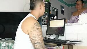 Llego A Acuerdo Con Madrastra Para Ayudar Con Polla Dura, Lleno Tetas De Creampie