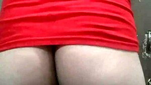 Hey, check out this fat booty tranny in a dress! 😍