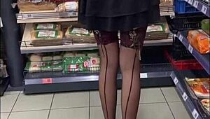 i gived her a sloppy deepthroat footjob and rimmed her ass after she flashed in public and blew me in the elevator