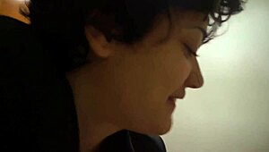 COMPARING HANDJOBS FROM DIFFERENT WOMEN.