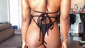 erotic muscular babe flexes hotly