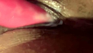 ebony pussy squirting with vibrator in homemade solo
