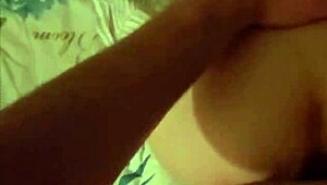 sexo casero caliente en el dormitorio de mis padres