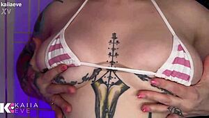 Giantess hunters capture and consume screaming tinies