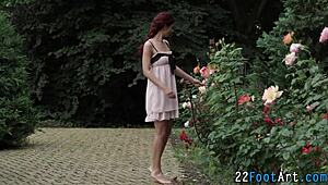 Watch this kinky slut tug a huge cumshot!