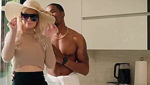 Kenzie Taylor sniker seg unna for å knulle hemmelig elsker lidenskapelig