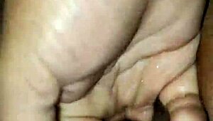 Gordagolosa776 enjoys intense squirting session with her partner