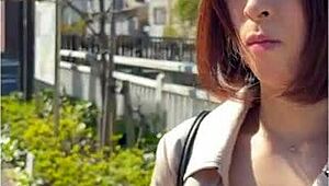 I, the horny wife, greedily devour the cock, Rena Kamina.