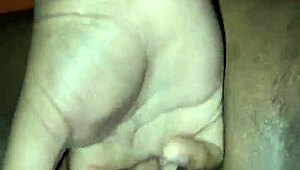 Gordagolosa776 enjoys intense squirting session with her partner