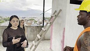 Madrastra with huge tits fucks employee with her stepdaughter!