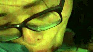 koreana puta chupando pija