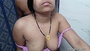 Indian Desi Bhabhi fucks husbands friend while husband at work!