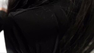 Hermanastra caliente strips naked and invites me to unprotected sex