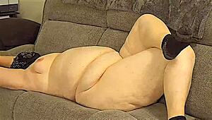 cum and watch me work out, showing off my big fat white butt in leggings