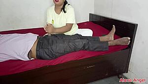 Adik tiri urut minyak pada kote selepas kongkek abang polos 😏