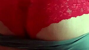 Modelando cachetero rojo de encaje dancing sexy