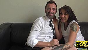 Tattooed submissive brunette sucks big cock and rides in hd 😏