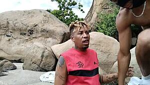 Nos Fundos Do Aeroporto Comi Um Mavambo Cafuzo E Fiz Ele De Fêmea