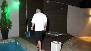 Madame Edna Samara Got Curious And Met Piscineiro Cabo Telescópico