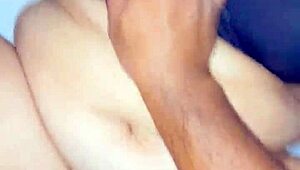 Латиноска-порноактриса вылизывает пизду в жестком лесби сексе