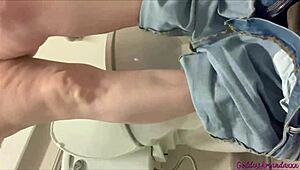 Giving you my hot pee from my curvy body