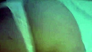 Linda puta de tetas naturales y cuerpo delgado