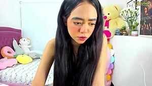 The Cute 19-Year-Old Latina Girl Explores Her Desires in This Video