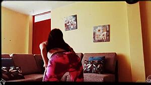 Peruana Pilar Gasca Puta Moving Her Ass Seductively