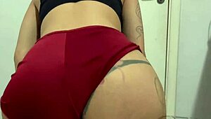 Stepmother Twerks on Dick Before Filling Ass with Cum