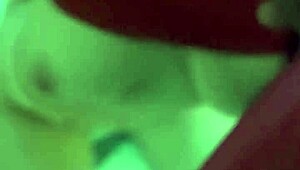 Linda puta de tetas naturales y cuerpo delgado