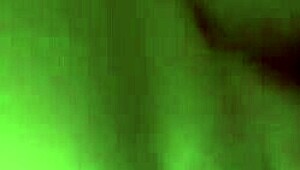 Törmään sijais tyttööni uniformussa heiluttamassa isoa persettään suihkussa enkä kestä himoa hangata ja työntää kaluni pilluunsa kunnes laukean