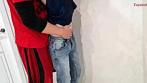 Ayo ngentot saudara tiri sekarang ortu lagi pergi