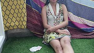 سارا الهندية الساخنة تتناك طيز ضيقة وكس