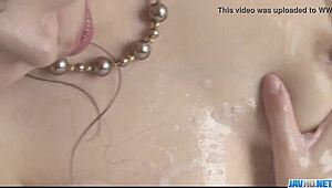 섹시 걸 하루카 오오사와 혼자 자위 중 - 어떻게 생각해?