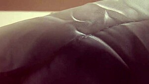 evie delatosso gets her pussy penetrated with big tits