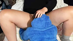 my girlfriend eats my wet throbbing pussy hotly - girls fly orgasm