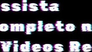 esfregando a bucetinha resolvi dedar o cuzinho tamb�m