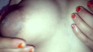 Pakistani Girl Viral Video In Room