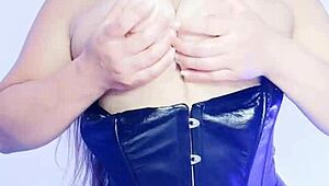 madrastra puta latina colombiana de cameltoe gigante seduce a su hijastro masturbándose la vagina y el culo le encanta la doble penetración usa bhabhi desi sex xxx usa american united states