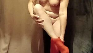 2024 12 02 esclave f striptease. Outdoor humiliation and bondage.