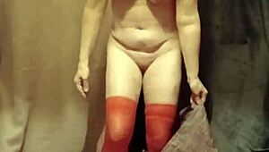 2024 12 02 esclave f striptease. Outdoor humiliation and bondage.