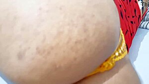 finger fucking my stepmom's big ass