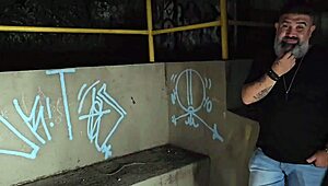 Monica Lima Apresentando o Dogging da Melhor Forma 2 Machos Foderam em Praça Pública