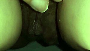 Gretala Scratches Herself On The Toilet