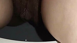 Gretala Scratches Herself On The Toilet